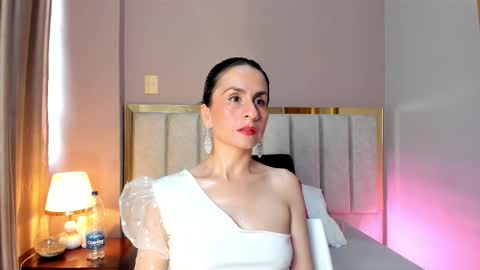 Tina Moon online show from March 29, 2026, 2:17 pm