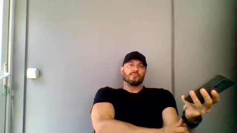 Snapshot of titan_heart chatting on August 4, 2026, 10:18 am titan_heart online show from August 4, 2026, 10:18 am