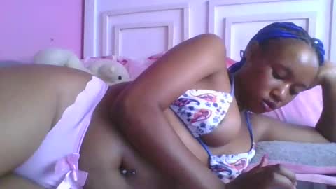 tits2002 online show from May 2, 2026, 5:23 am
