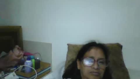 Ester online show from November 19, 2025, 2:33 am