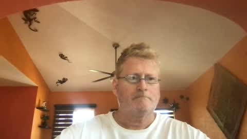 Hola online show from April 30, 2026, 9:41 pm