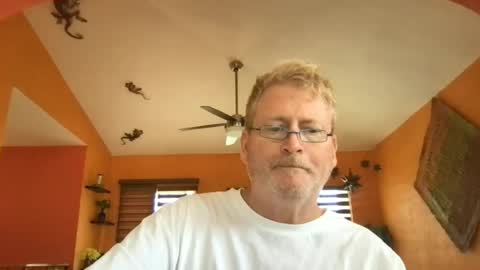 Hola online show from June 15, 2026, 9:17 pm