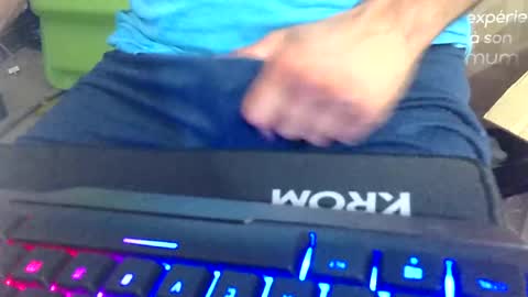 tomasturbador121 online show from July 21, 2026, 10:23 pm