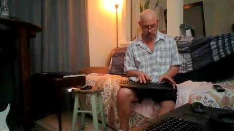 sirmuggsalot online show from June 10, 2026, 4:56 am