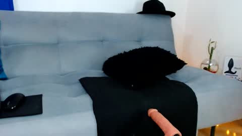 Snapshot of tonycollins_ chatting on June 19, 2026, 10:57 pm Tony online show from June 19, 2026, 10:57 pm