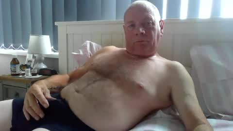 Snapshot of tonygibbson62 chatting on July 29, 2026, 2:15 pm tonygibbson62 online show from July 29, 2026, 2:15 pm