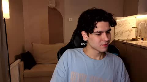 travisrivas online show from June 12, 2026, 1:48 am