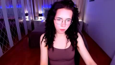 Snapshot of triciadaisy chatting on June 14, 2026, 4:03 am TriciaDaisy online show from June 14, 2026, 4:03 am