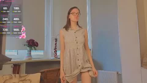 Snapshot of trishdelafontaine chatting on July 18, 2026, 4:05 am Viola online show from July 18, 2026, 4:05 am