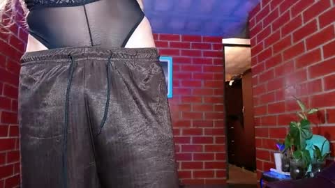 Snapshot of trix_fiore_oficial chatting on April 4, 2026, 11:13 pm Trix online show from April 4, 2026, 11:13 pm