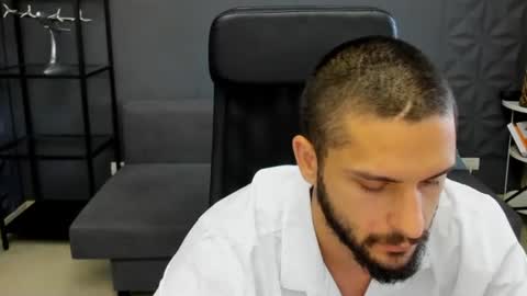 TroyWade online show from June 26, 2026, 4:17 am