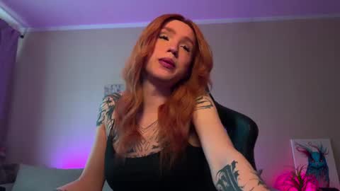 Snapshot of twiinkie_pie chatting on June 13, 2026, 8:23 am Maria 3 online show from June 13, 2026, 8:23 am