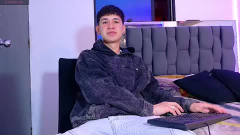 Snapshot of twink_daren chatting on June 16, 2026, 6:32 pm Mr Daren online show from June 16, 2026, 6:32 pm