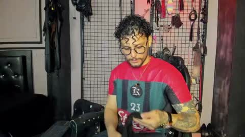 Clio  Tadeo online show from May 12, 2026, 3:03 am