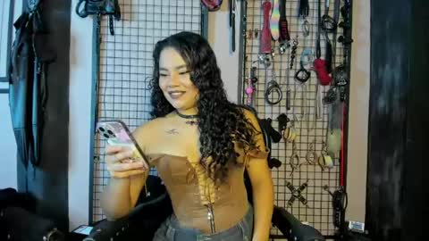 Clio  Tadeo online show from June 1, 2026, 2:35 am
