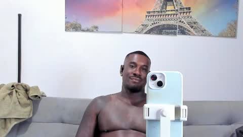 Snapshot of tyron_rulers chatting on June 18, 2026, 12:44 am Dvid Rullers online show from June 18, 2026, 12:44 am