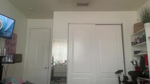 Snapshot of tyy0ung chatting on May 21, 2026, 4:03 pm tyy0ung online show from May 21, 2026, 4:03 pm