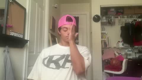 tyy0ung online show from June 24, 2026, 1:54 pm