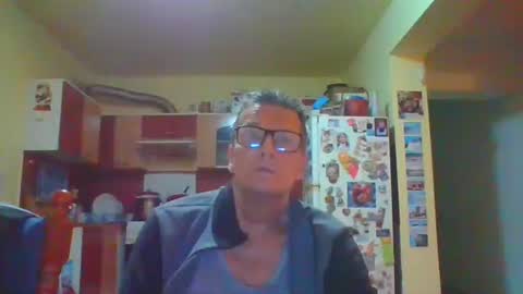 ulmeni4 online show from April 24, 2026, 9:17 pm