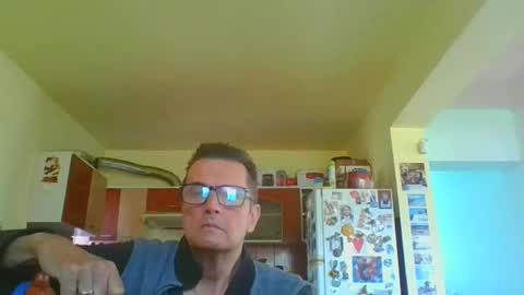 ulmeni4 online show from May 5, 2026, 11:51 am