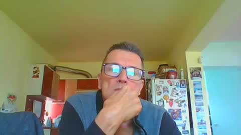 ulmeni4 online show from May 20, 2026, 12:00 pm