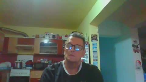 ulmeni4 online show from May 25, 2026, 6:14 pm