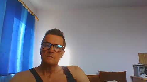 ulmeni4 online show from May 30, 2026, 3:31 pm
