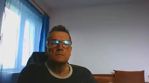 ulmeni4 online show from May 31, 2026, 1:29 pm