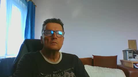 ulmeni4 online show from June 3, 2026, 2:19 pm