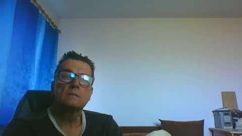ulmeni4 online show from June 8, 2026, 5:19 am