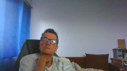 ulmeni4 online show from June 16, 2026, 3:31 am