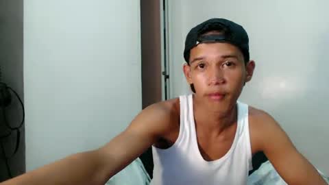 urdreamboy_clarin online show from June 14, 2026, 6:54 pm
