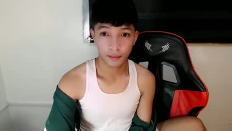 Snapshot of urhotethanxx chatting on June 18, 2026, 5:17 pm Ethan online show from June 18, 2026, 5:17 pm