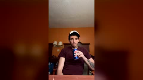 Snapshot of urmomscuddlebuddy chatting on July 2, 2026, 7:09 pm sexysk8rboi online show from July 2, 2026, 7:09 pm
