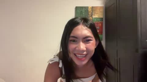 urpretty_mistake online show from June 18, 2026, 3:27 pm