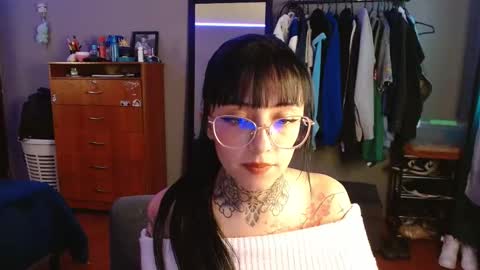 valentina online show from November 27, 2025, 1:46 pm