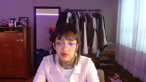 valentina online show from December 4, 2025, 2:26 pm