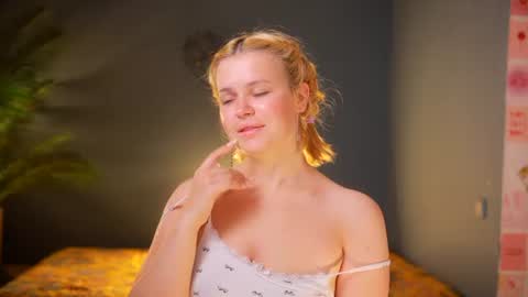 valeri______ online show from June 27, 2026, 7:57 am