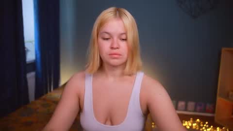 valeri______ online show from July 11, 2026, 8:39 am