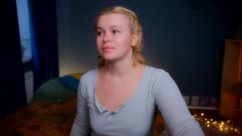 valeri______ online show from July 17, 2026, 7:15 am