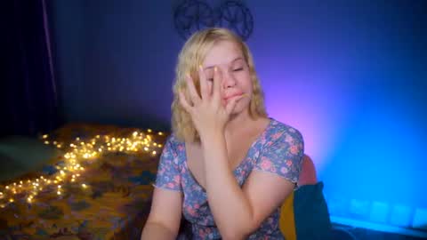valeri______ online show from July 30, 2026, 8:13 am