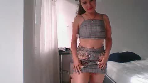 Snapshot of valeriafrannco chatting on May 7, 2026, 12:43 pm valeriafrannco online show from May 7, 2026, 12:43 pm