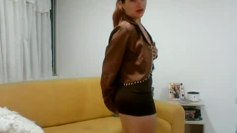 Snapshot of valeriafrannco chatting on July 1, 2026, 4:25 am valeriafrannco online show from July 1, 2026, 4:25 am