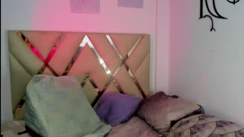 valery_sweet04 online show from May 31, 2026, 7:15 pm