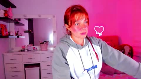 Snapshot of vannessa_shy chatting on June 7, 2026, 1:10 am Vanesa online show from June 7, 2026, 1:10 am