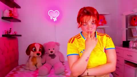 Snapshot of vannessa_shy chatting on July 7, 2026, 9:19 pm Vanesa online show from July 7, 2026, 9:19 pm