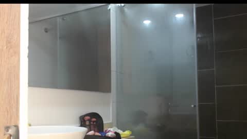 Snapshot of veluna_ chatting on July 27, 2026, 4:58 pm veluna_ online show from July 27, 2026, 4:58 pm