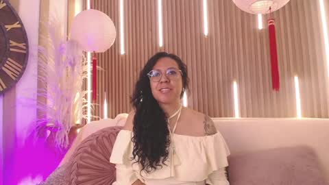 Emma Curly online show from May 14, 2026, 12:23 pm