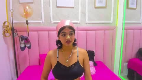 velvet_giirll online show from July 6, 2026, 1:41 pm