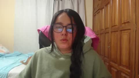 Snapshot of venus_cat_ chatting on June 21, 2026, 3:31 am Venus online show from June 21, 2026, 3:31 am